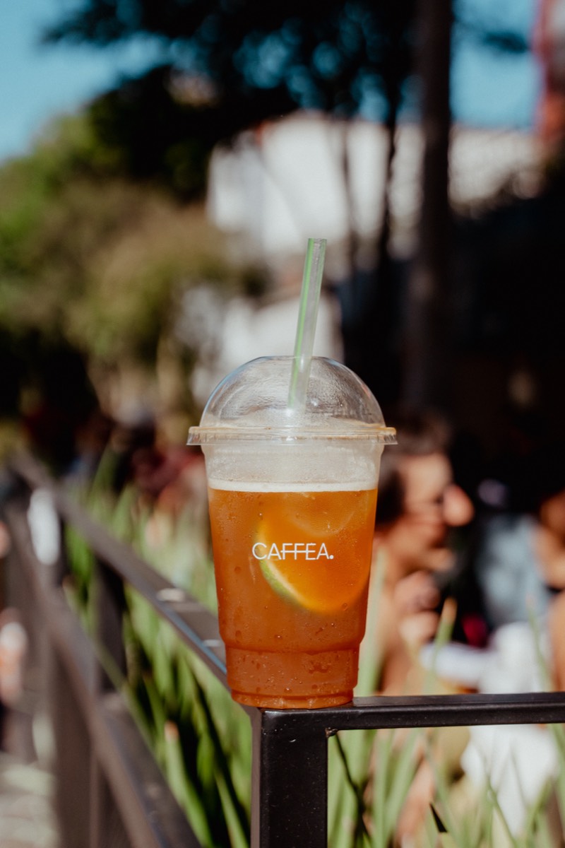 Drink gelado no copo CAFFEA